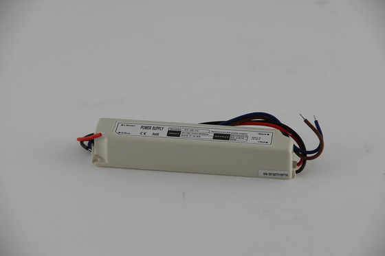 普遍的な AC と防水高い明るさ 12V 20W の一定した電圧 LED 運転者