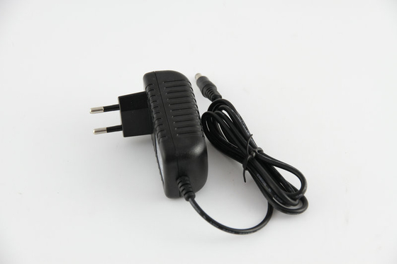 低雑音 24 個の W LED AC DC電源のアダプター 12V 50Hz 転換します短絡の保護を