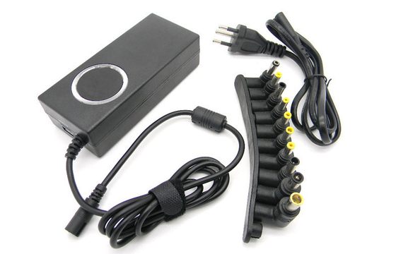 セリウムはDCの現在の保護上の普遍的なラップトップ力のアダプターに90W ACを証明します