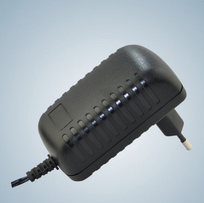 壁に取り付けられた黒い 15Watt 普遍的な交流電力のアダプター KSAS015 シリーズ KTEC