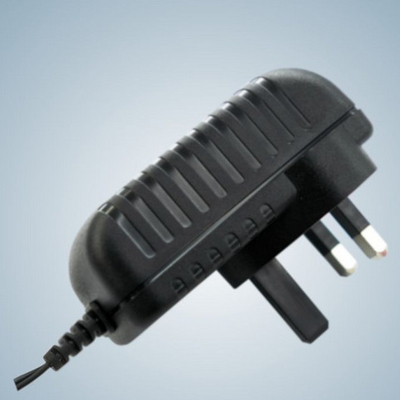 24W 壁の台紙の電子工学 KSAS024 シリーズ KTEC のための普遍的な交流電力のアダプター EN60950/EN60065
