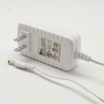 15W 普遍的な交流電力のアダプター、白い色のレベル V の電源
