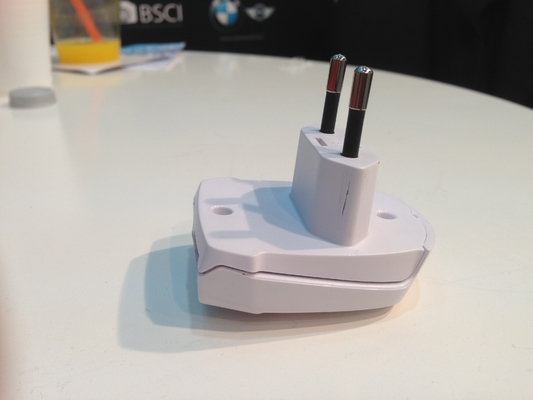 白い 2.1A はプラグ、100 Usb の壁の充電器の交流電力のアダプターの充電器の EU の- 240v 二倍になります