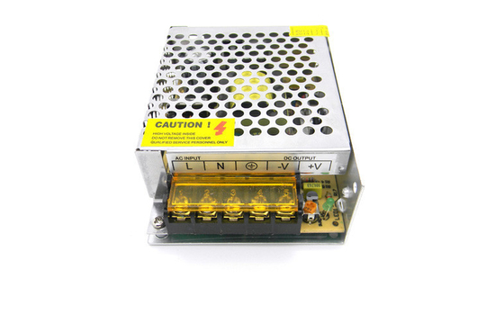 LED は電圧 60Watt 短絡上の DC電源のアダプターに AC をつけます