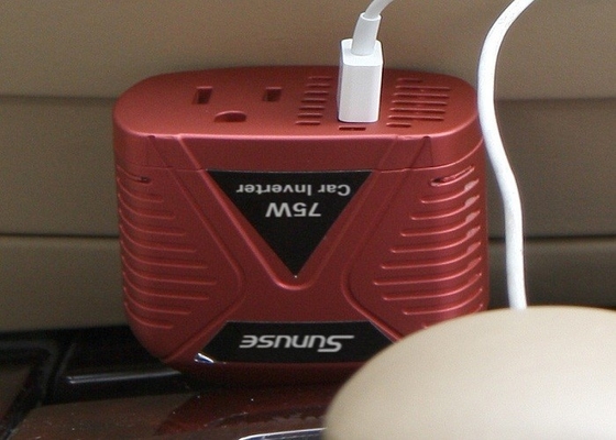 高性能 75w 車力インバーター 12v dc へのタバコのライターのプラグとの 220v AC