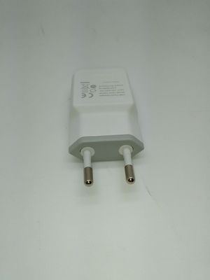 AC100 - 240V ポータブル普遍的な Usb の充電器の高い Efficency CCC のプラグ