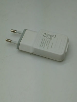 AC100 - 240V ポータブル普遍的な Usb の充電器の高い Efficency CCC のプラグ