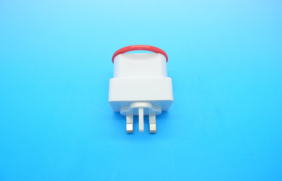 一定した現在の自在継手 USB 旅行充電器 5V 2.0A のイギリスのプラグ、FCC は 15B を部品