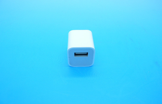 5V 1000mA Apple エムピー・スリー MP4 のための普遍的な USB 旅行充電器 SAA のプラグ