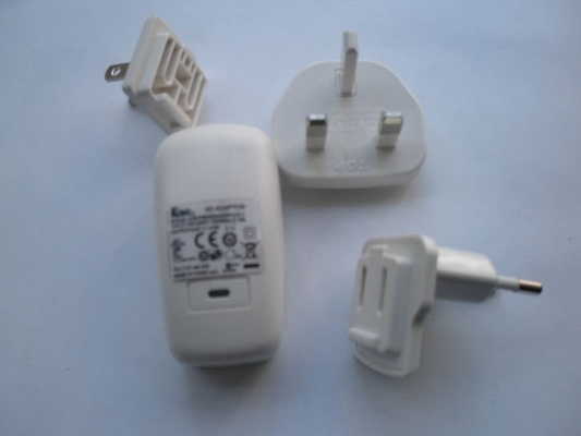 5V - 5.5V DC、100V - 250V AC 60Hz LED 普遍的な USB 力のアダプター