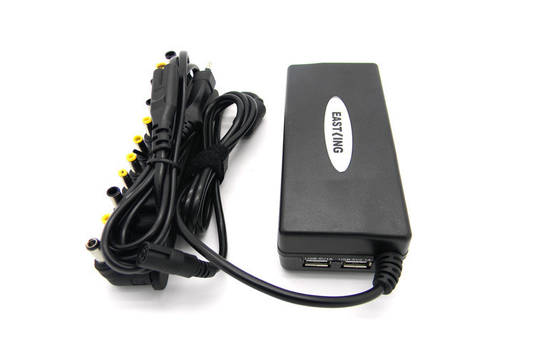 イギリス/米国 90W の LED が付いている普遍的なラップトップ力のアダプター自動 5V 2.1A USB