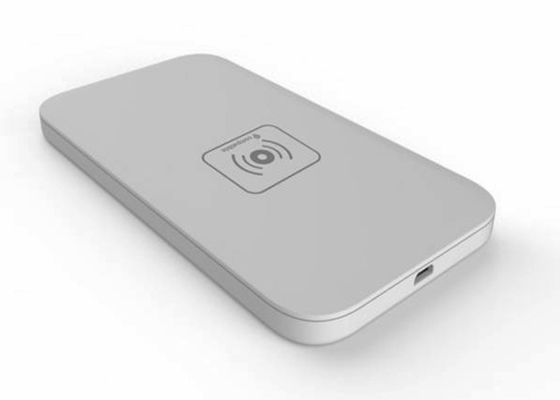 白い携帯電話の付属品、普遍的な無線充電器の貯蔵の携帯電話の付属品