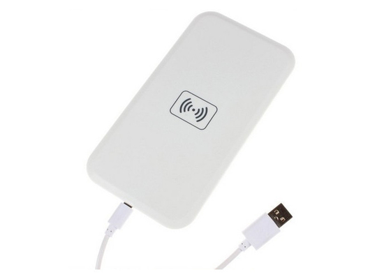 白い携帯電話の付属品、普遍的な無線充電器の貯蔵の携帯電話の付属品