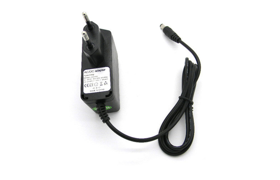 EUのプラグ12V 500mAの壁台紙力のアダプターの音響効果の電源DCの先端5.5x2.5mm