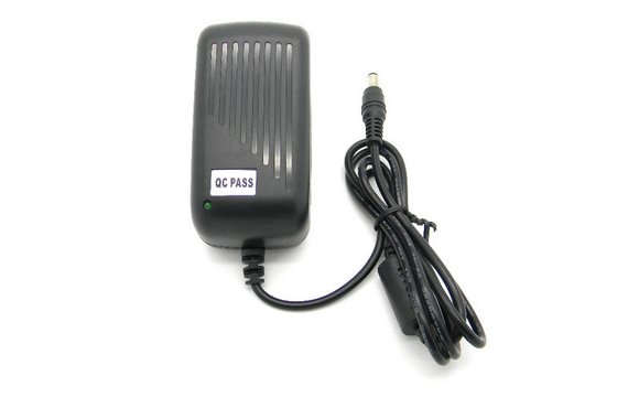 切換え力のアダプター12V 5v 1A 2A AC100-240Vの電源