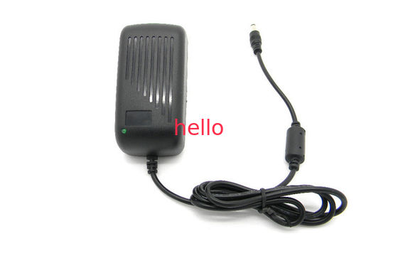 110V ACは証明された米国のプラグのWallmount AC/DC力のアダプター12V 3A ULを入れました