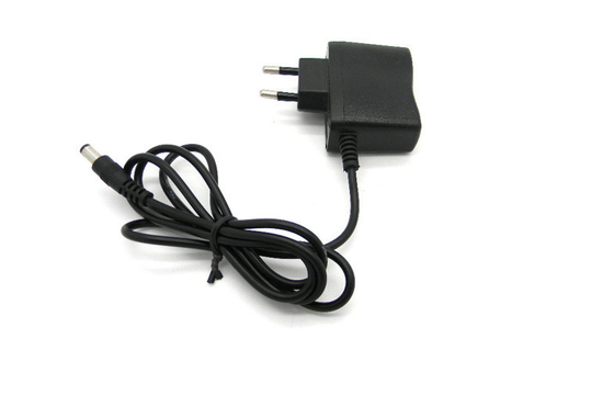 中国の製造者良質5V 1000mAの壁の台紙の電源DCの先端5.5x2.1mm