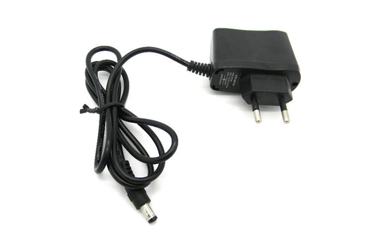 中国の製造者良質5V 1000mAの壁の台紙の電源DCの先端5.5x2.1mm