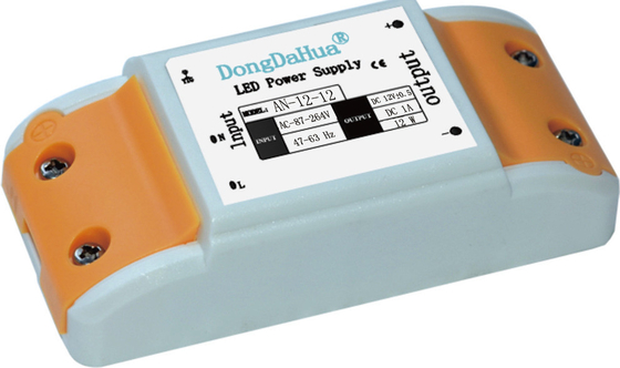 1A は非一定したプラスチック ケースが付いている電圧によって導かれる電源 12w を防水します