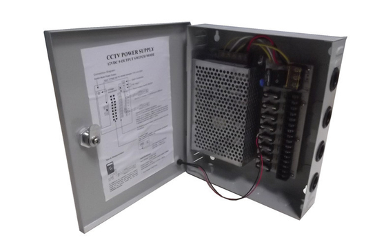 12V 5Amps CCTV の電源箱 9 チャネル、CCTV のカメラの電源