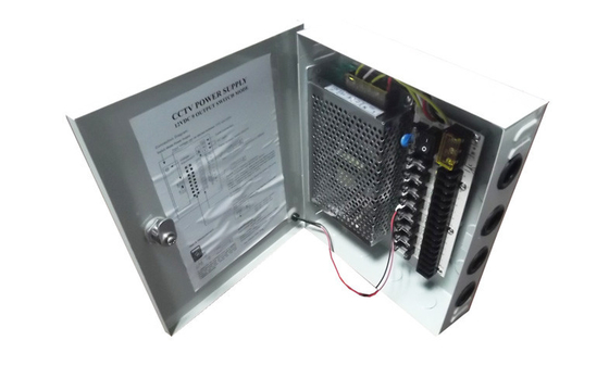 12V 5Amps CCTV の電源箱 9 チャネル、CCTV のカメラの電源