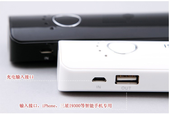ポータブル 5 ボルトの OEM 5200MAH との移動式電源の黒