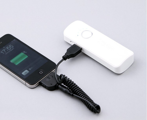 ポータブル 5 ボルトの OEM 5200MAH との移動式電源の黒