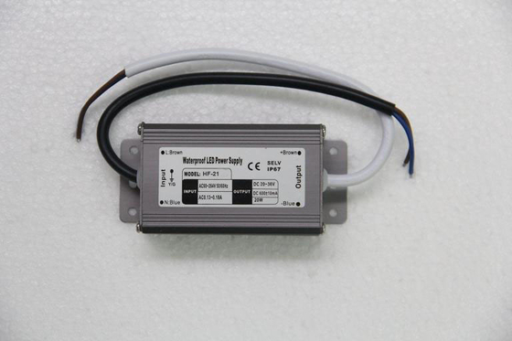 DC電源への一定した流れ AC