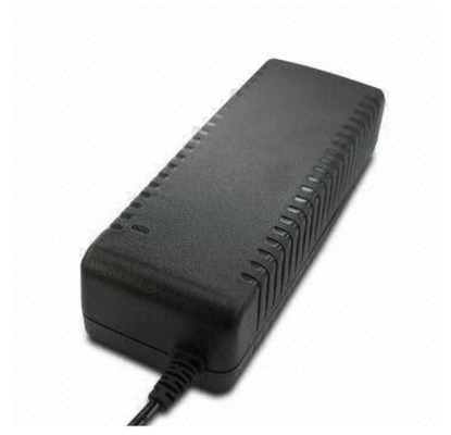 24V 2A 2PIN のデスクトップの切換え力のアダプター 100 ワット、コンピュータ電源