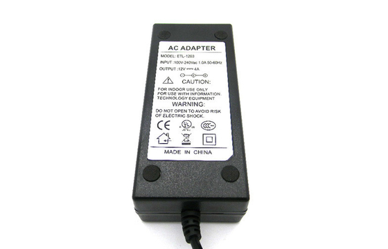 こんにちは鍋 12V 4A のデスクトップの DC電源 FCC は保安用カメラのための 15 クラス B を部品