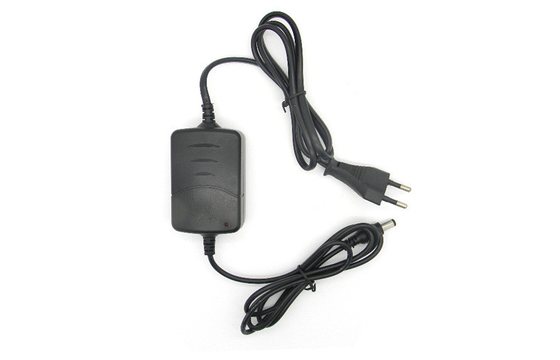 2つの端はデスクトップの切換えの電源/デスクトップ力のアダプター12V 1000mAをケーブルで通信します