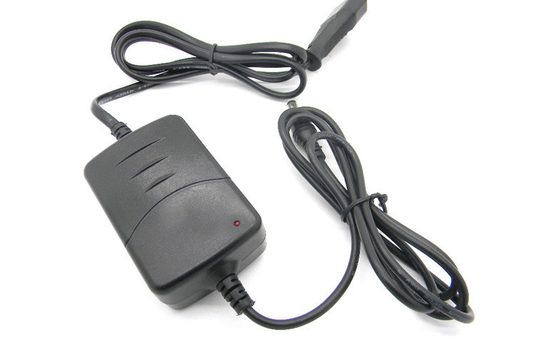 2つの端はデスクトップの切換えの電源/デスクトップ力のアダプター12V 1000mAをケーブルで通信します