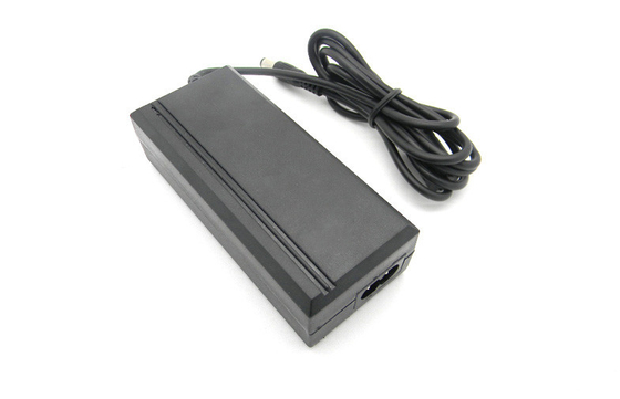 現在/一定した流れ 5.5x2.1mm 上の DC電源のアダプターへの 12V 2A AC