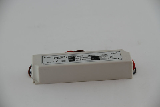 防水 IP67 60W の一定した電圧 LED 運転者 120V AC、隔離されたプラスチック ケース
