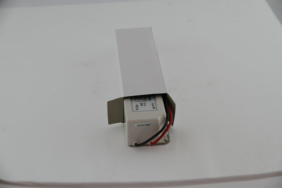 ポータブル 24 人のボルトのコンパクトの一定した電圧 LED 運転者 100W の屋外 LED の運転者
