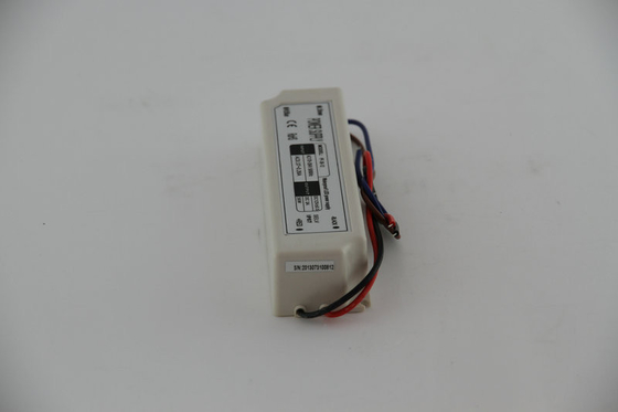 300 CCTV のカメラのためにフル レンジ VAC 3A 36W の一定した電圧防水 LED 運転者
