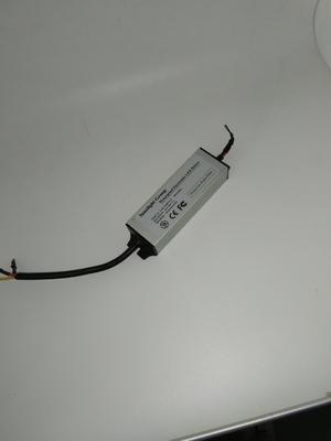 防水 LED の運転者の電源、12V 3A Constact の電圧 LED 運転者