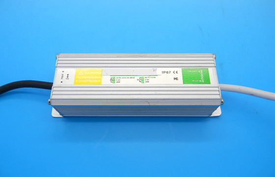 高いEfficency 30WはLEDライトEMC IP67一定した流れ12Vのための電源を防水します