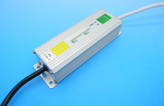 高いEfficency 30WはLEDライトEMC IP67一定した流れ12Vのための電源を防水します