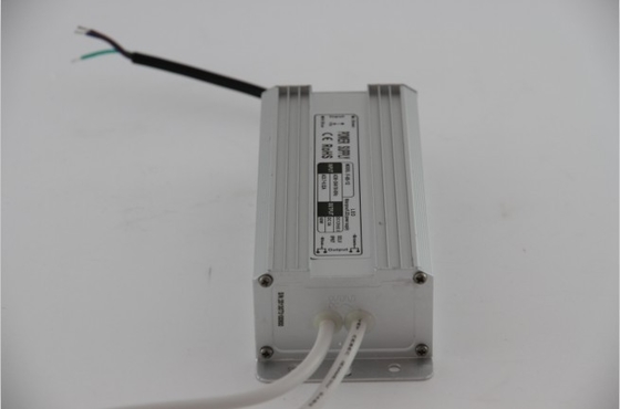 ポータブル 24 V DC 60W は EN55022 クラスが付いている LED の運転者の電源の Platic の箱を A 防水します
