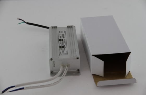 ポータブル 24 V DC 60W は EN55022 クラスが付いている LED の運転者の電源の Platic の箱を A 防水します