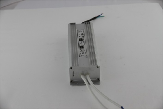 60Hz IP68 は単一の出力、24v LED の運転者との LED の運転者 150W 6.5A を防水します