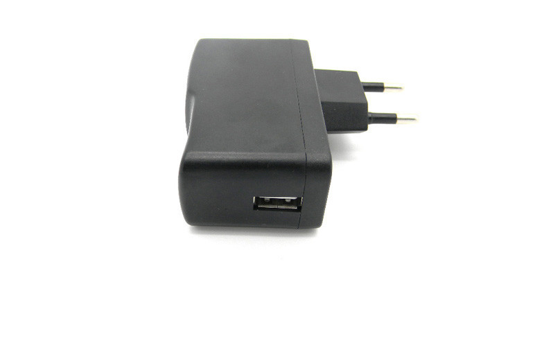 5V 2000mA 普遍的な USB 旅行充電器の一定した電圧 EU はタブレットの PC のために差し込みます